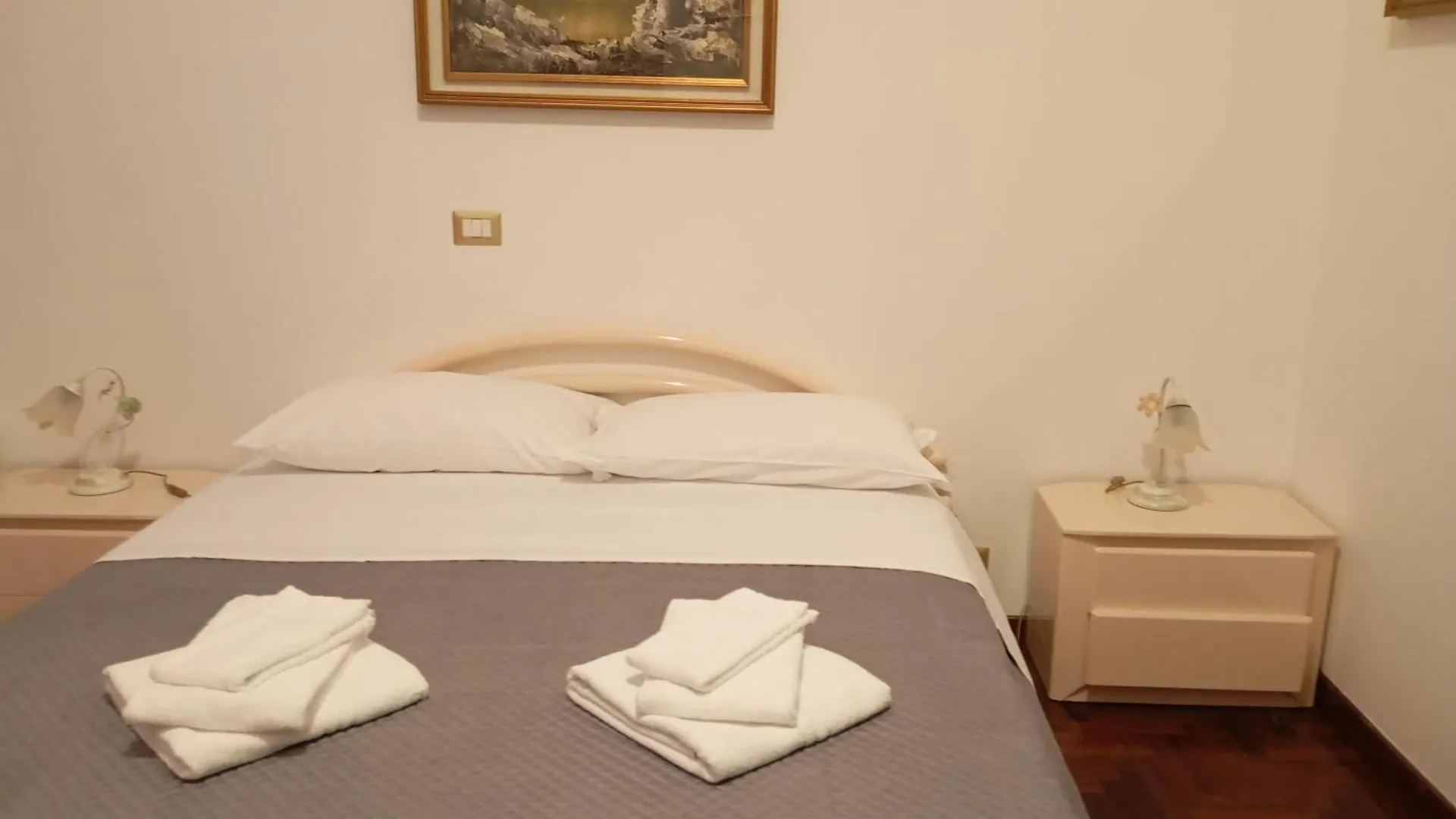 Bed And Breakfast Verdoni Di Gabriela Rome Italy